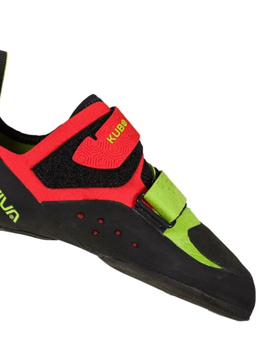 Athletic_Shoes
